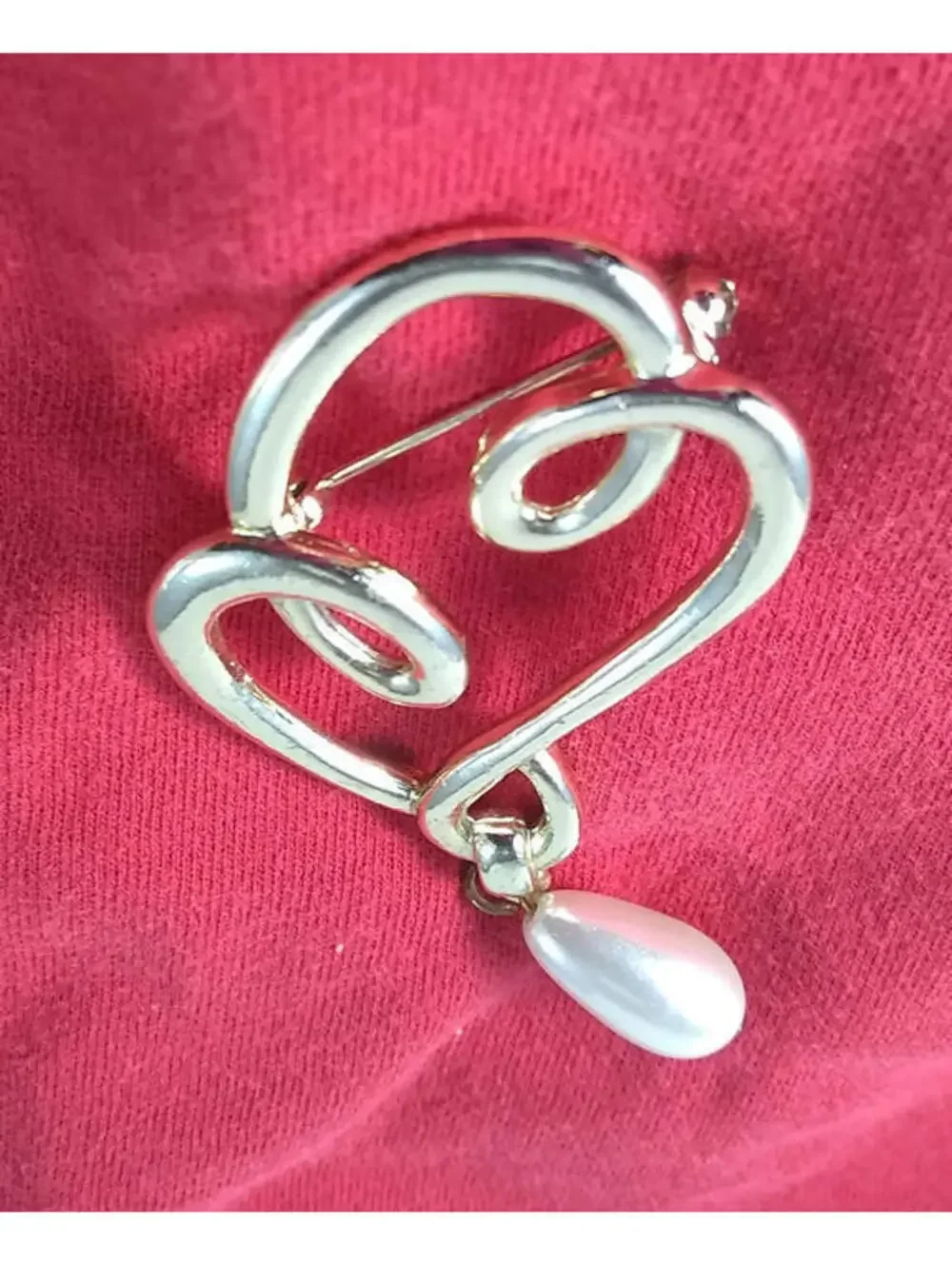 Vintage Gold Tone Swirl Abstract Brooch with Dangling Faux Teardrop Pearl.
